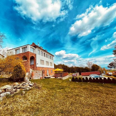 Vila Hořičky Екстериор снимка